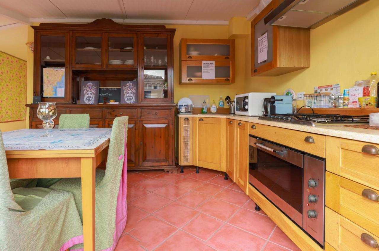San Berillo House Apartment Catania Bagian luar foto